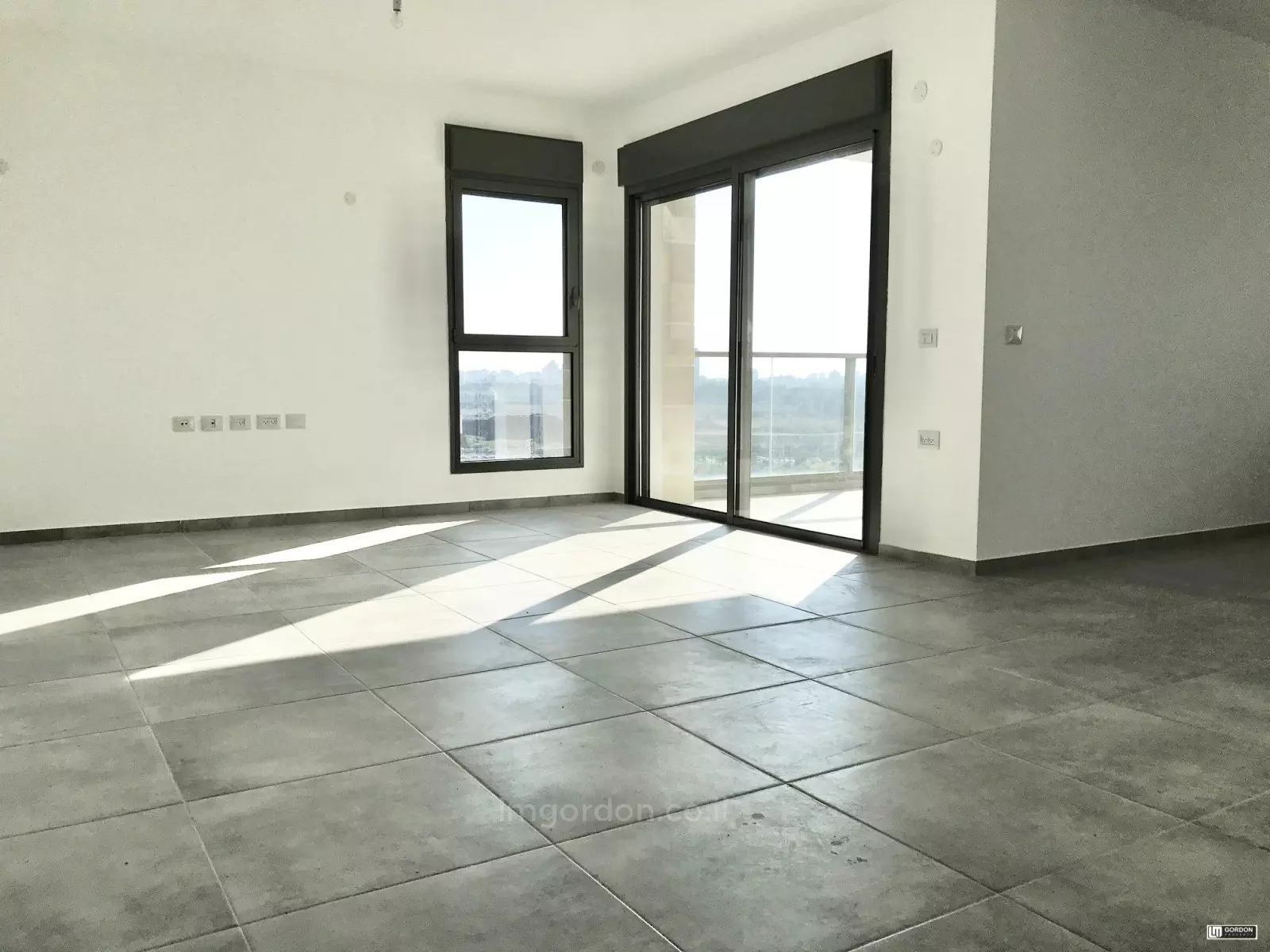 Apartment 4 rooms Tel Aviv Yad Eliyahou 357-IBL-1495