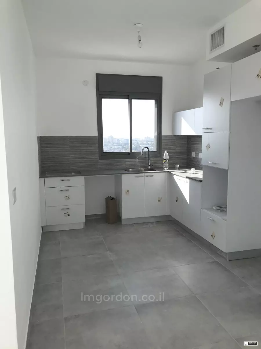 Apartment 4 rooms Tel Aviv Yad Eliyahou 357-IBL-1495