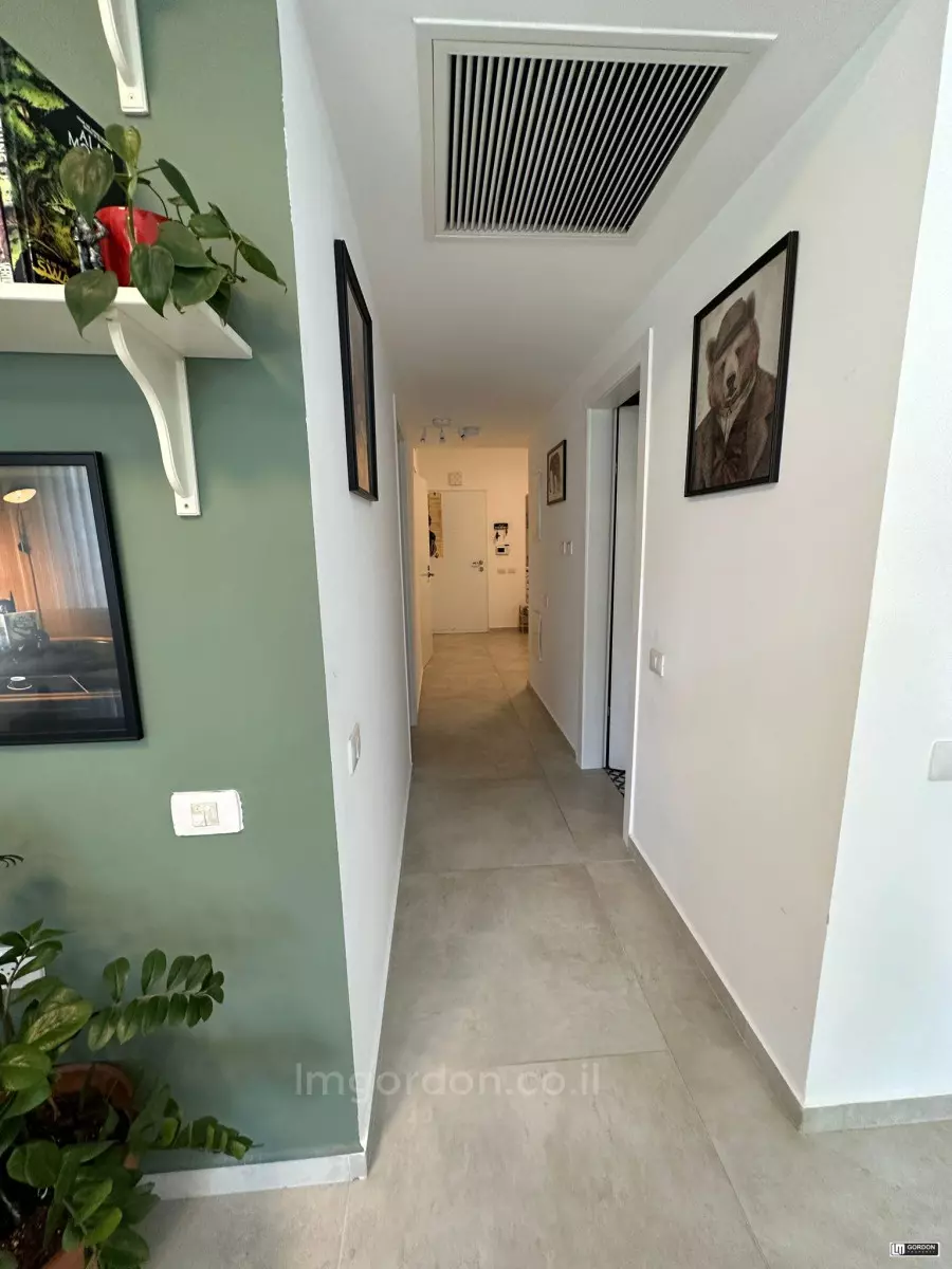 Apartment 3 rooms Tel Aviv Montifiory 357-IBL-1500