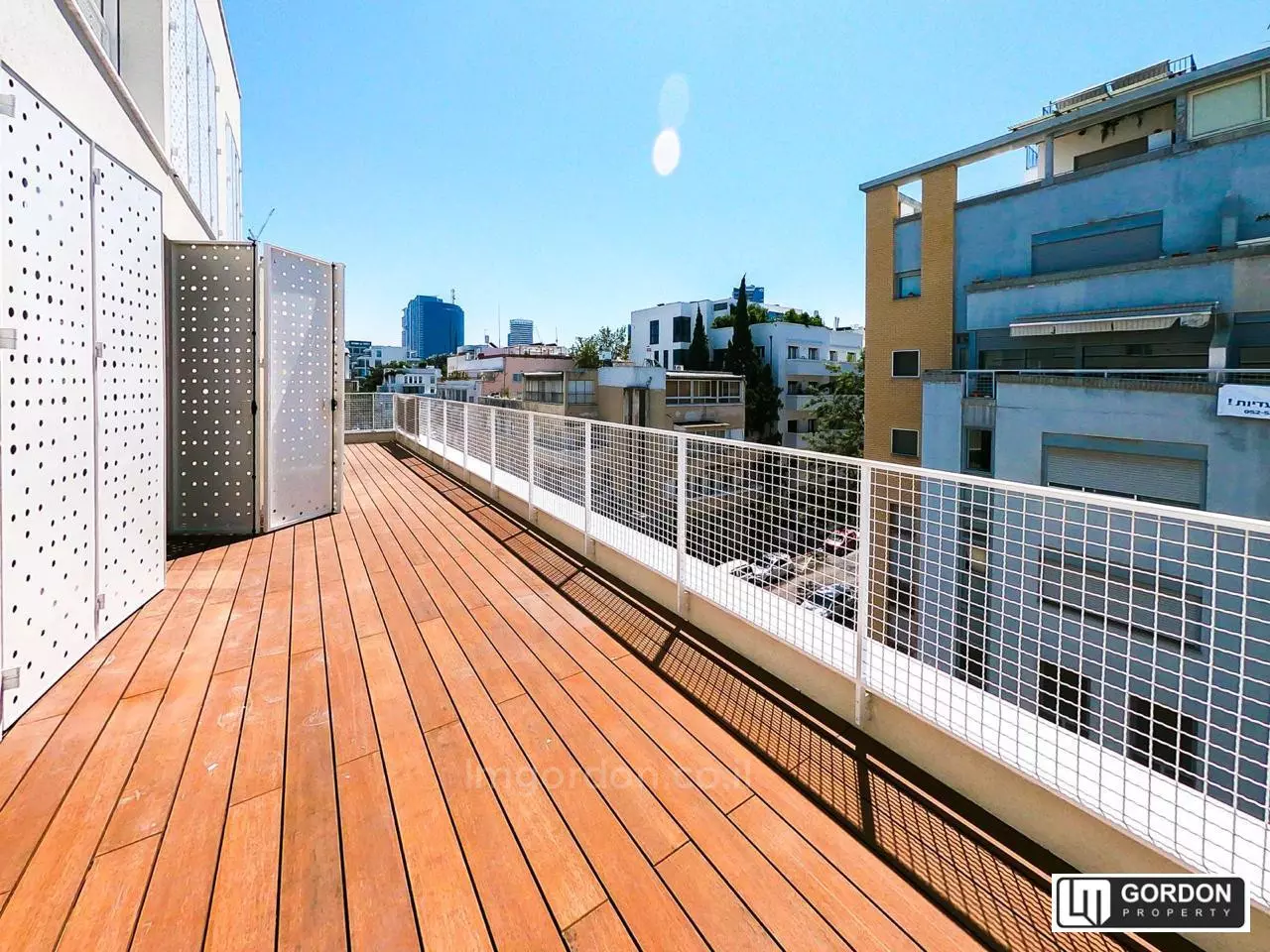 Mini-Penthouse 3 rooms Tel Aviv Shenkin 357-IBL-1515