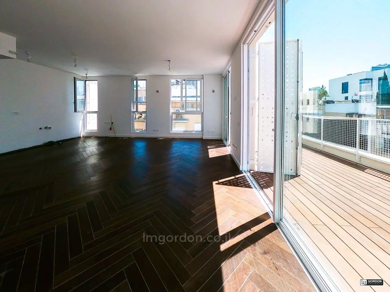 Mini-Penthouse 3 rooms Tel Aviv Shenkin 357-IBL-1515