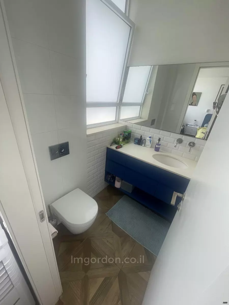 Apartment 3 rooms Tel Aviv First sea line 357-IBL-1517