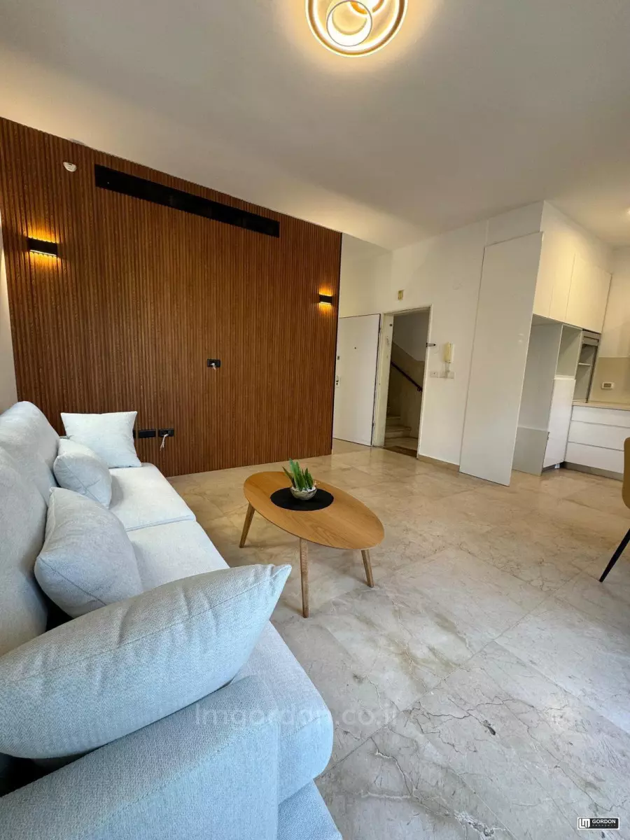 Apartment 3 rooms Tel Aviv First sea line 357-IBL-1518