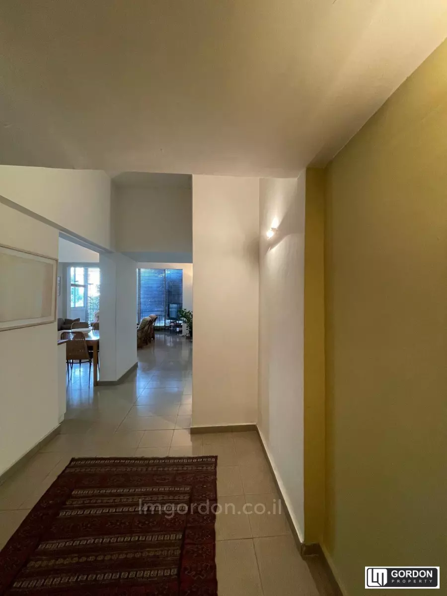 Apartment 3 rooms Tel Aviv First sea line 357-IBL-1524