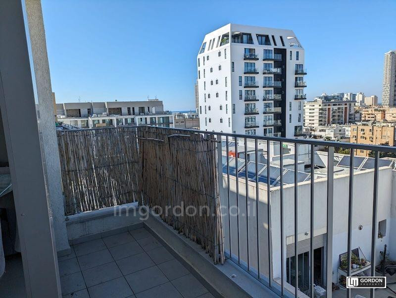 Mini-Penthouse 3 Rooms Tel Aviv Florentine 357-IBL-1525