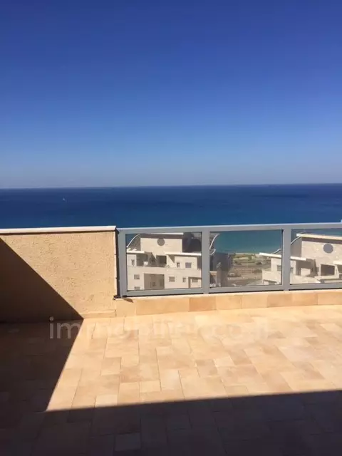 Penthouse 4 rooms Netanya Nat 600 368-IBL-365