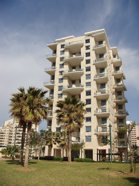 Apartment 5 Rooms Netanya Nat 600 368-IBL-376