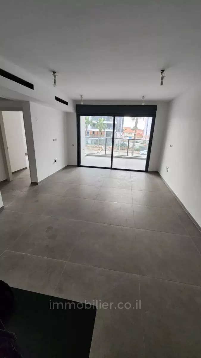 Apartment 5 rooms Hadera Givat olga 379-IBL-270