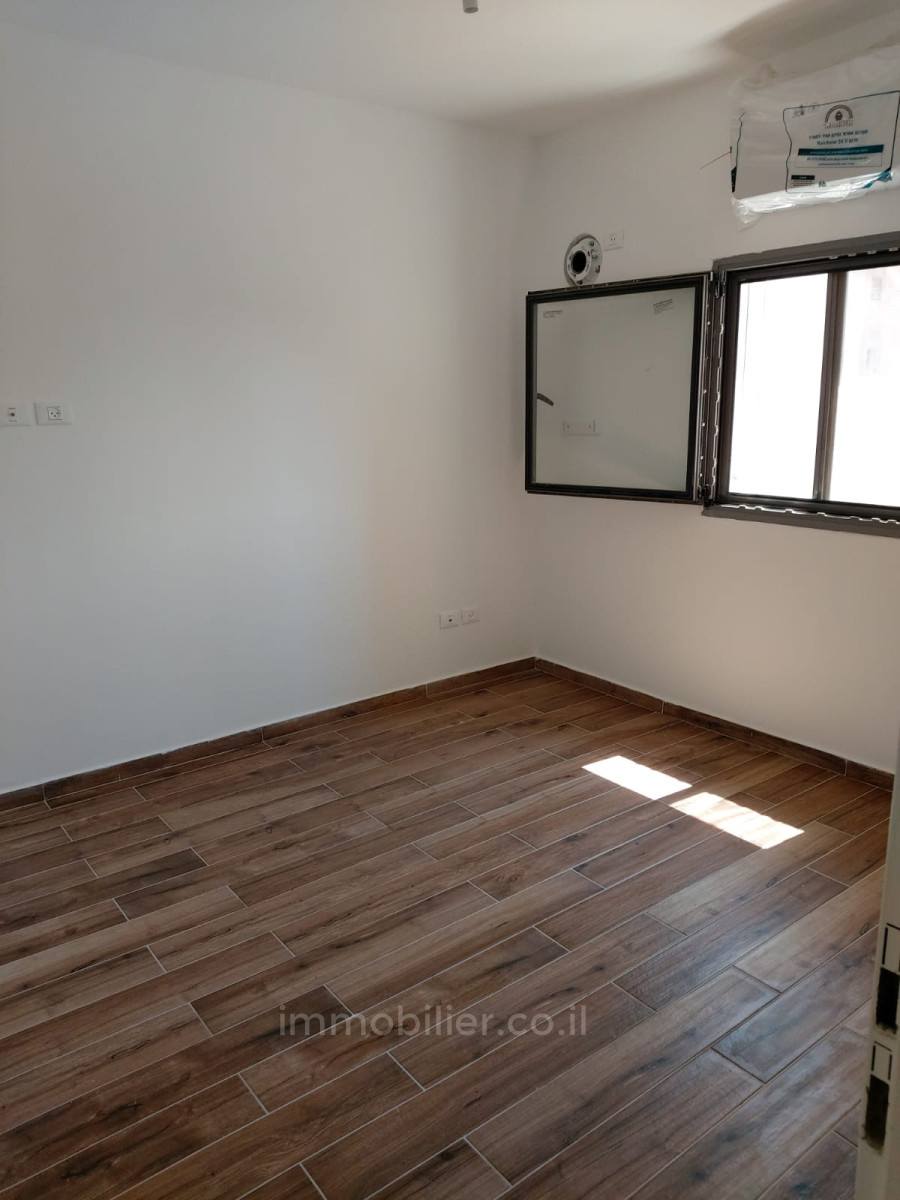 Apartment 3 Rooms Hadera City center 379-IBL-271