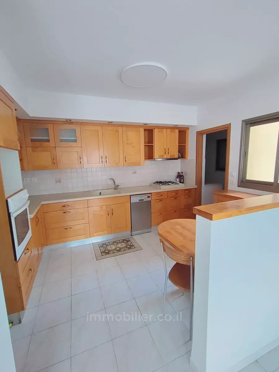 Apartment 4 rooms Hadera Ha Otssar Area 379-IBL-273