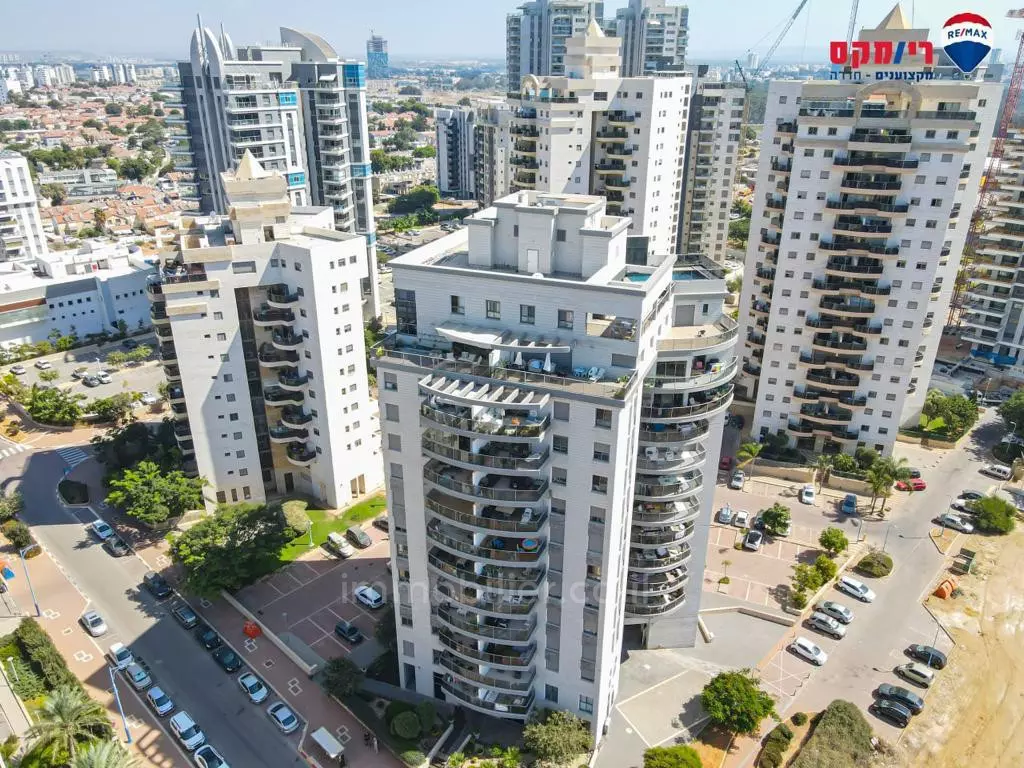 Apartment 5 rooms Hadera Ein a Yam 379-IBL-276