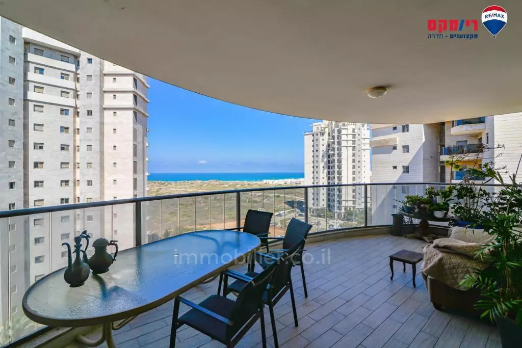 Apartment 5 rooms Hadera Ein a Yam 379-IBL-276