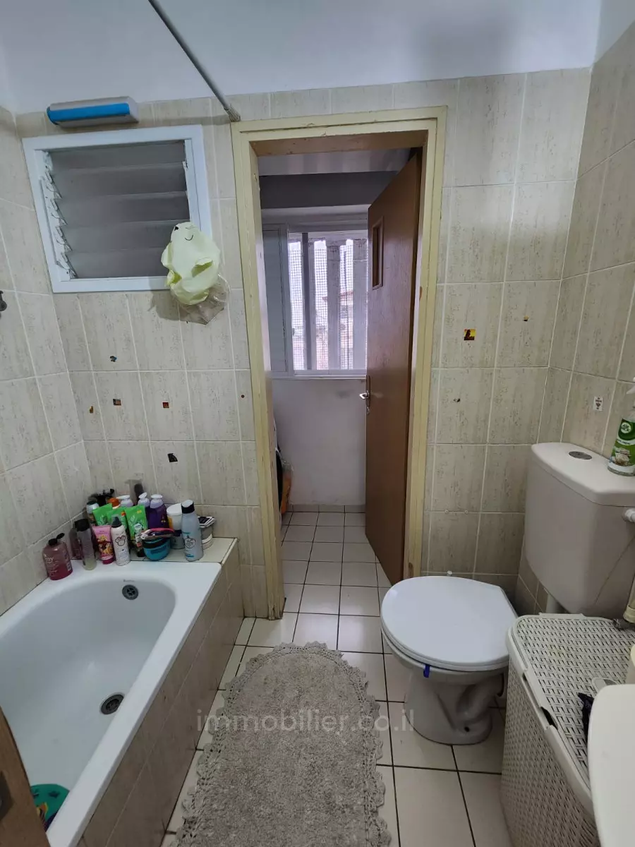 Apartment 4 Rooms Hadera Givat olga 379-IBL-288