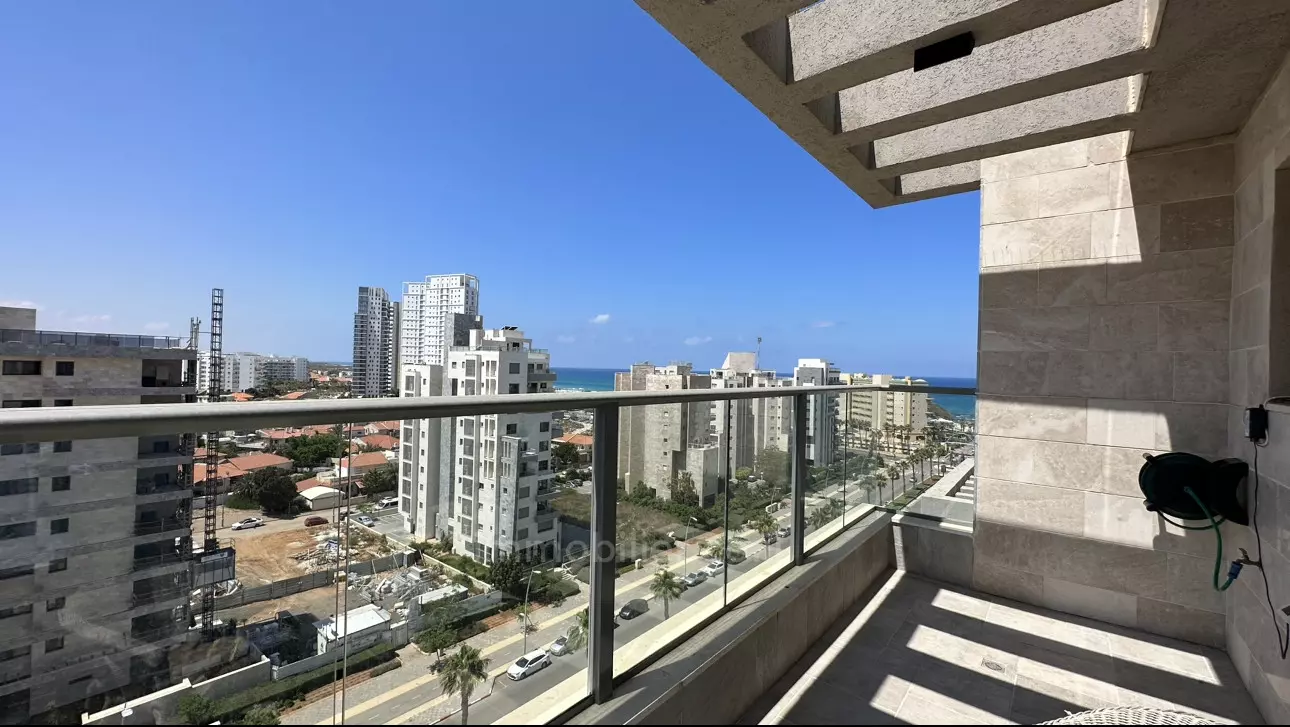 Penthouse 6 rooms Hadera Givat olga 379-IBL-304