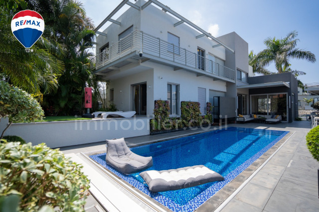 For sale Villa Hadera