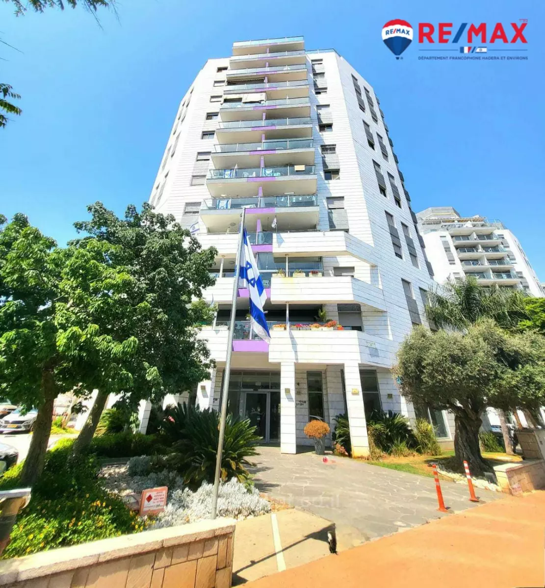 Apartment 5 Rooms Hadera Nisan district 379-IBL-321