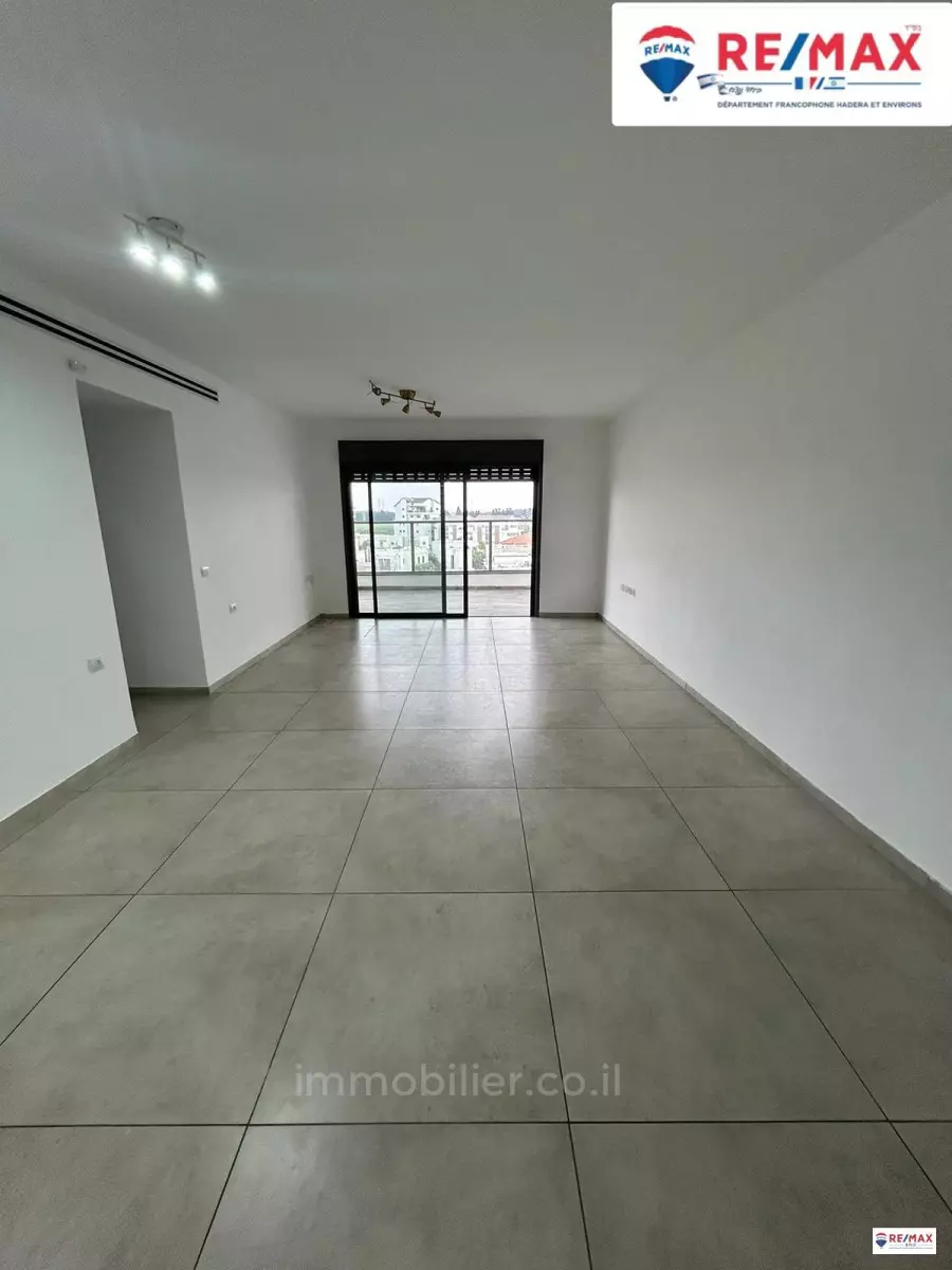 Apartment 4 rooms Hadera Park Area 379-IBL-327