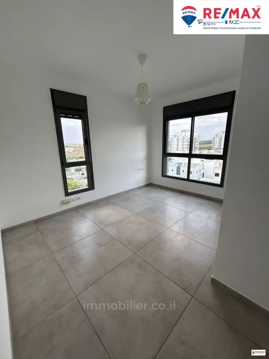 Apartment 4 rooms Hadera Park Area 379-IBL-327