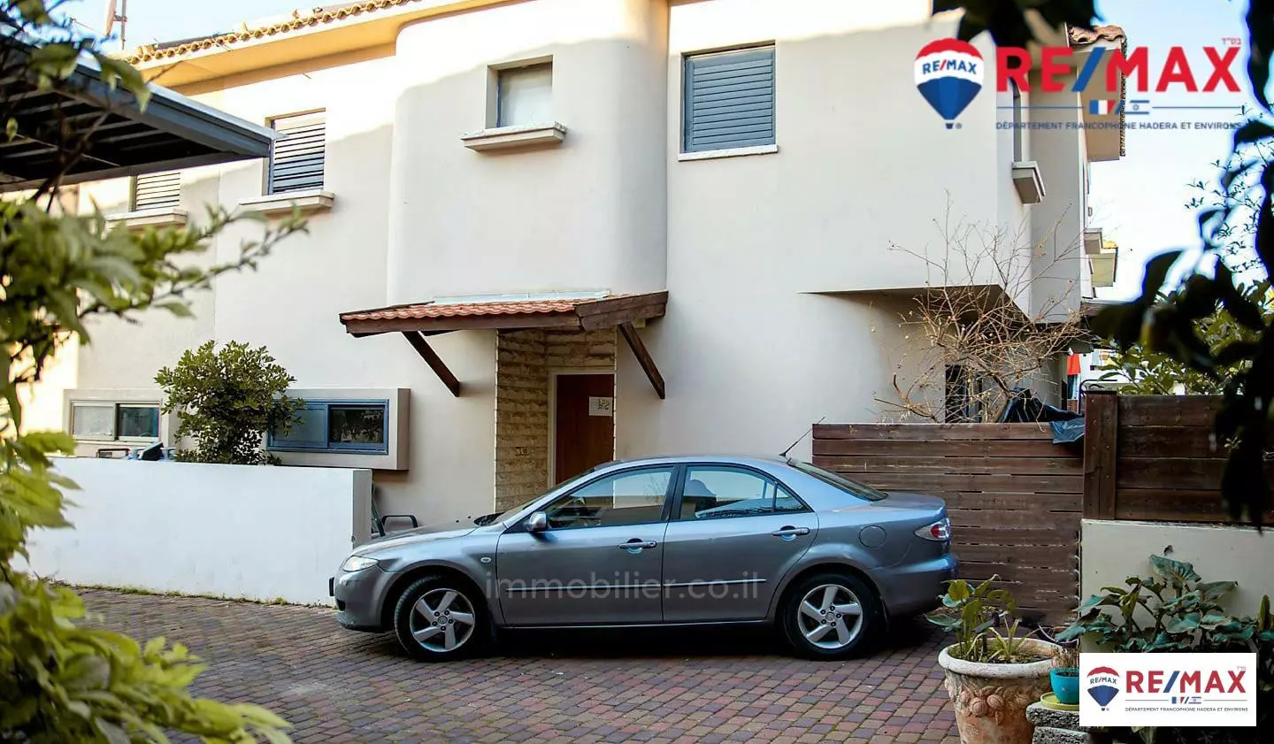 Cottage 5.5 Rooms Hadera Ha Otssar Area 379-IBL-361