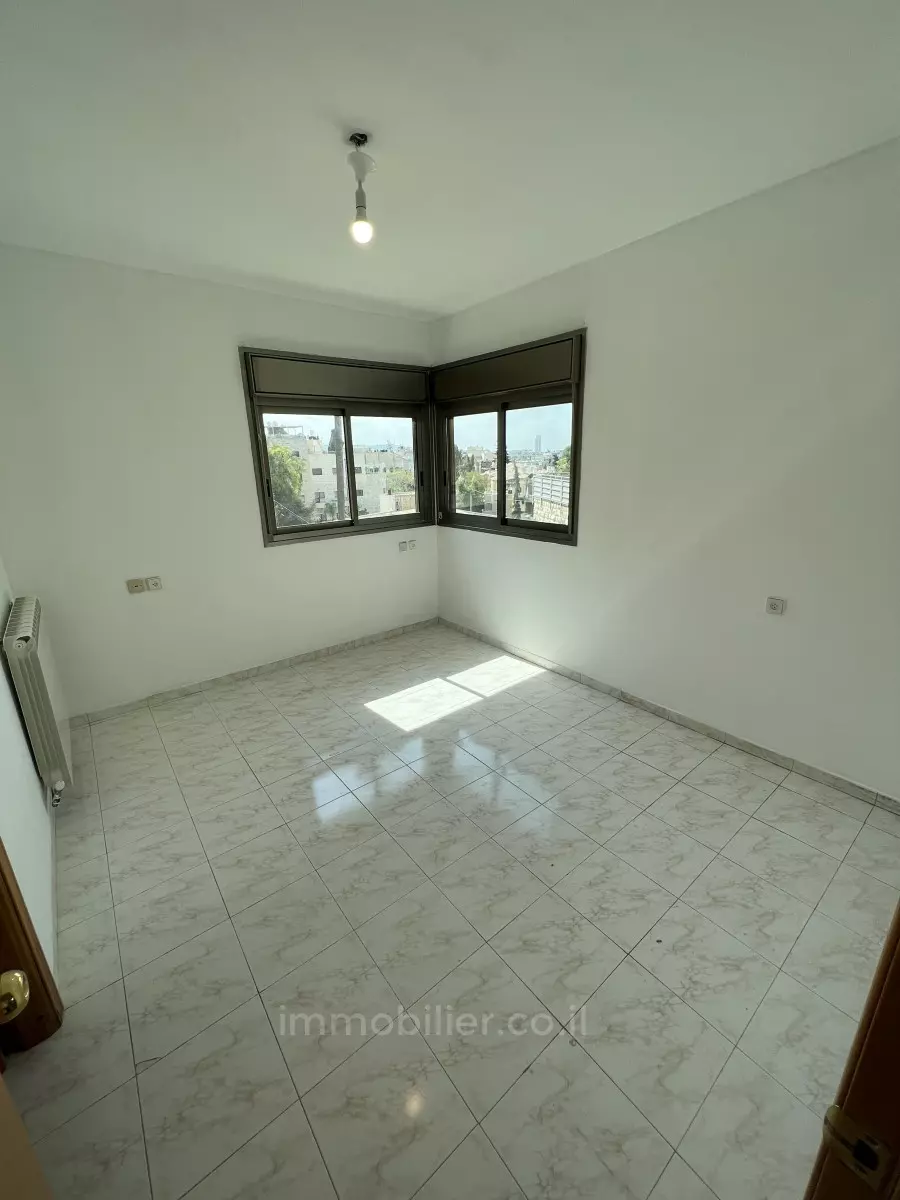 Apartment 4 rooms Jerusalem Rehavia 424-IBL-282