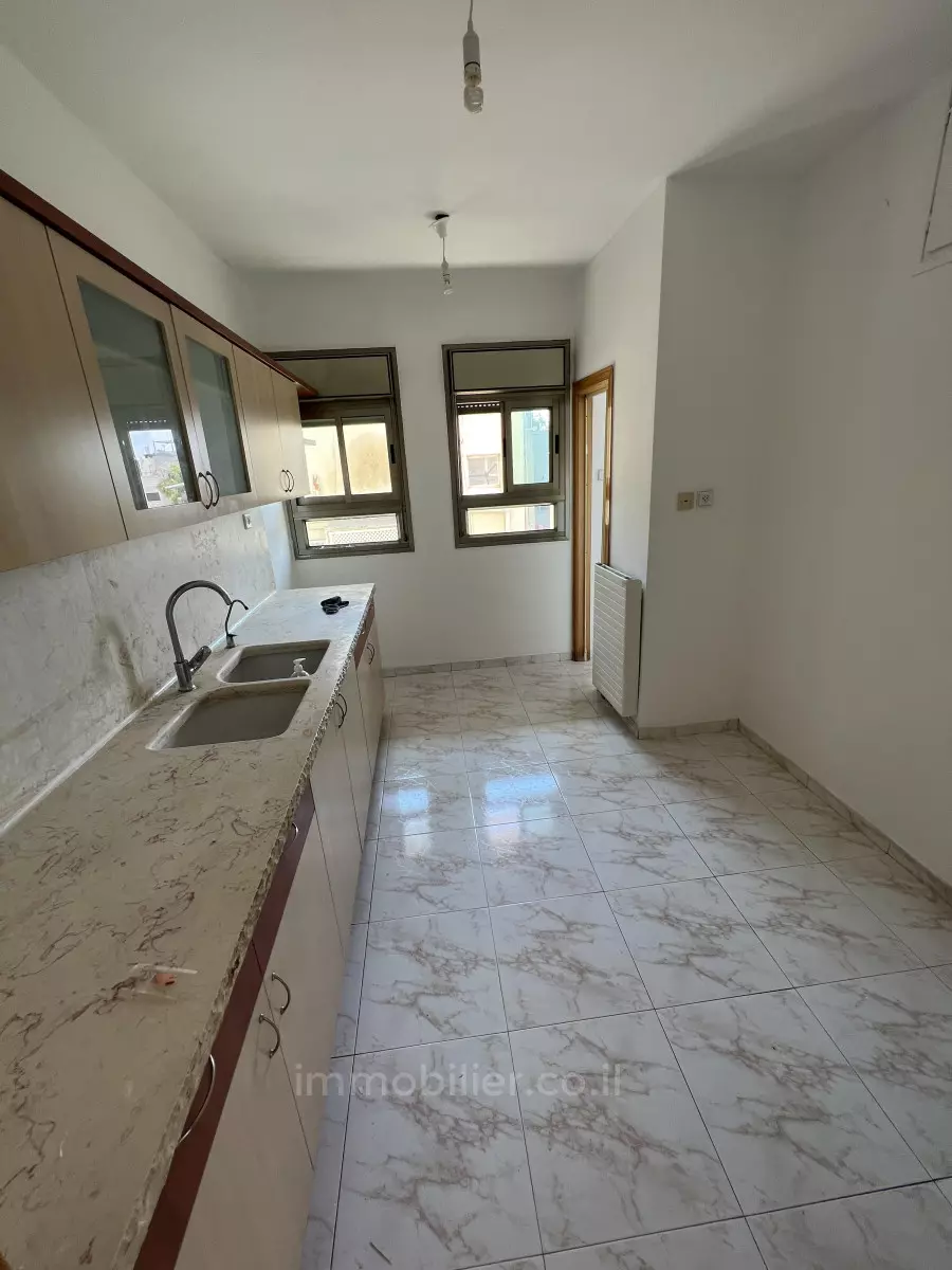 Apartment 4 rooms Jerusalem Rehavia 424-IBL-282