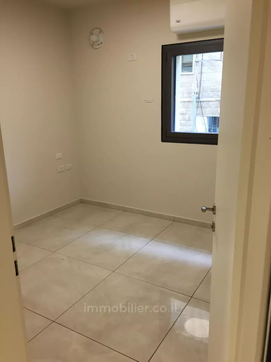 Apartment 2 rooms Jerusalem City center 424-IBL-286