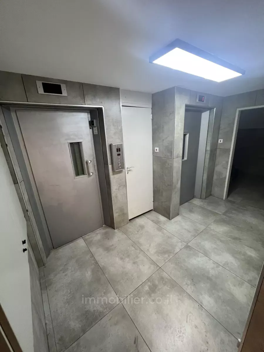 Apartment 3 rooms Jerusalem City center 424-IBL-290