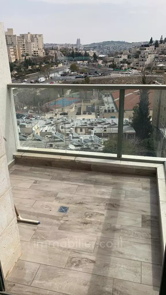 Apartment 3 rooms Jerusalem Kiryat Yovel 424-IBL-299