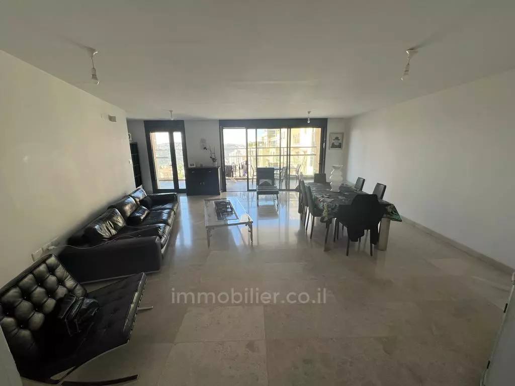 Apartment 5 rooms Jerusalem Beit Vagan 424-IBL-300