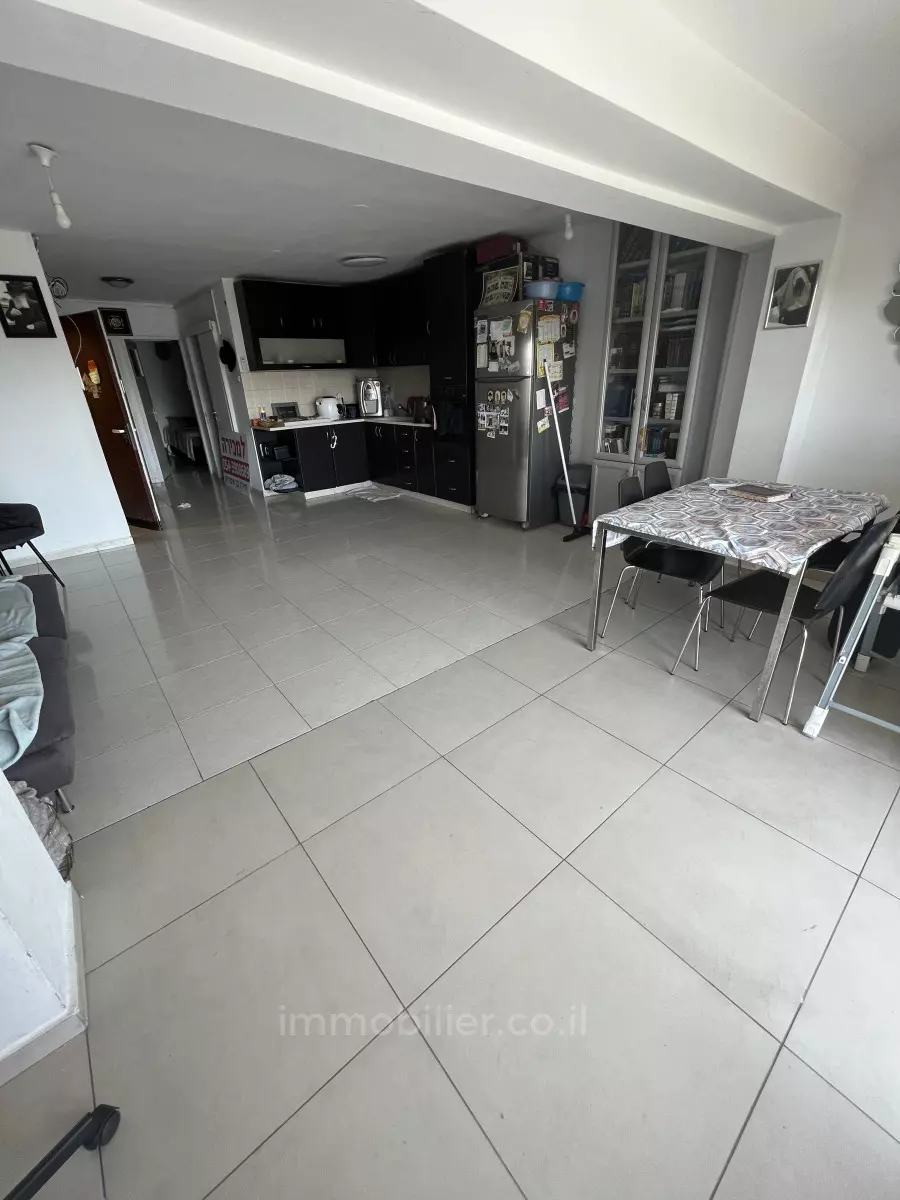 Apartment 4 rooms Jerusalem Kiryat Yovel 424-IBL-308