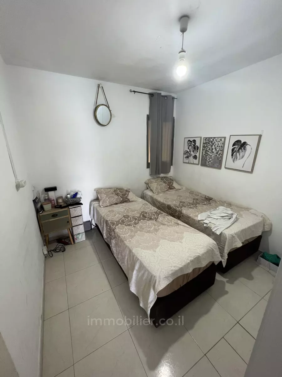 Apartment 4 rooms Jerusalem Kiryat Yovel 424-IBL-308