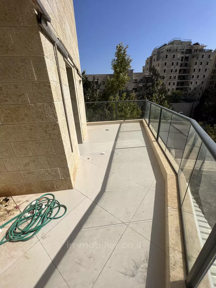 Apartment 6 rooms Jerusalem Beit Vagan 424-IBL-320