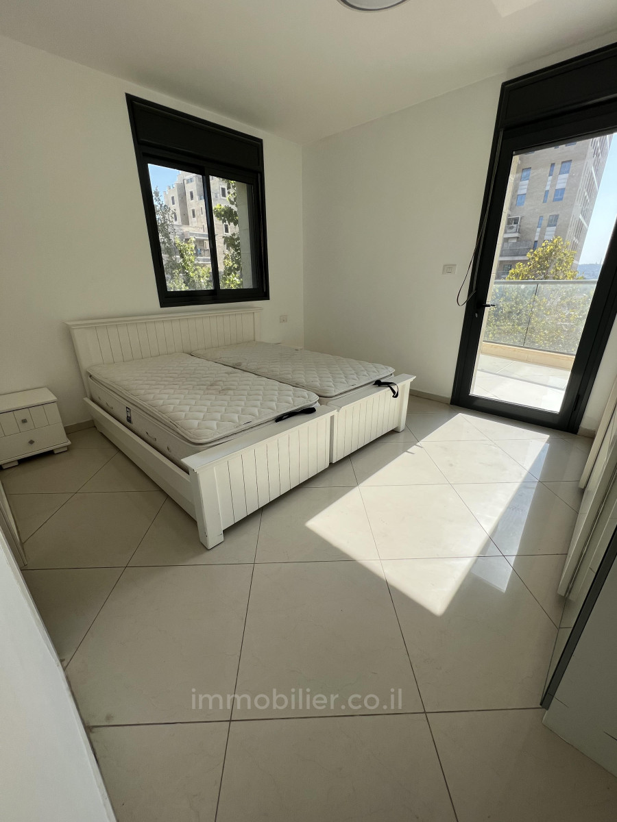 Apartment 6 Rooms Jerusalem Beit Vagan 424-IBL-320