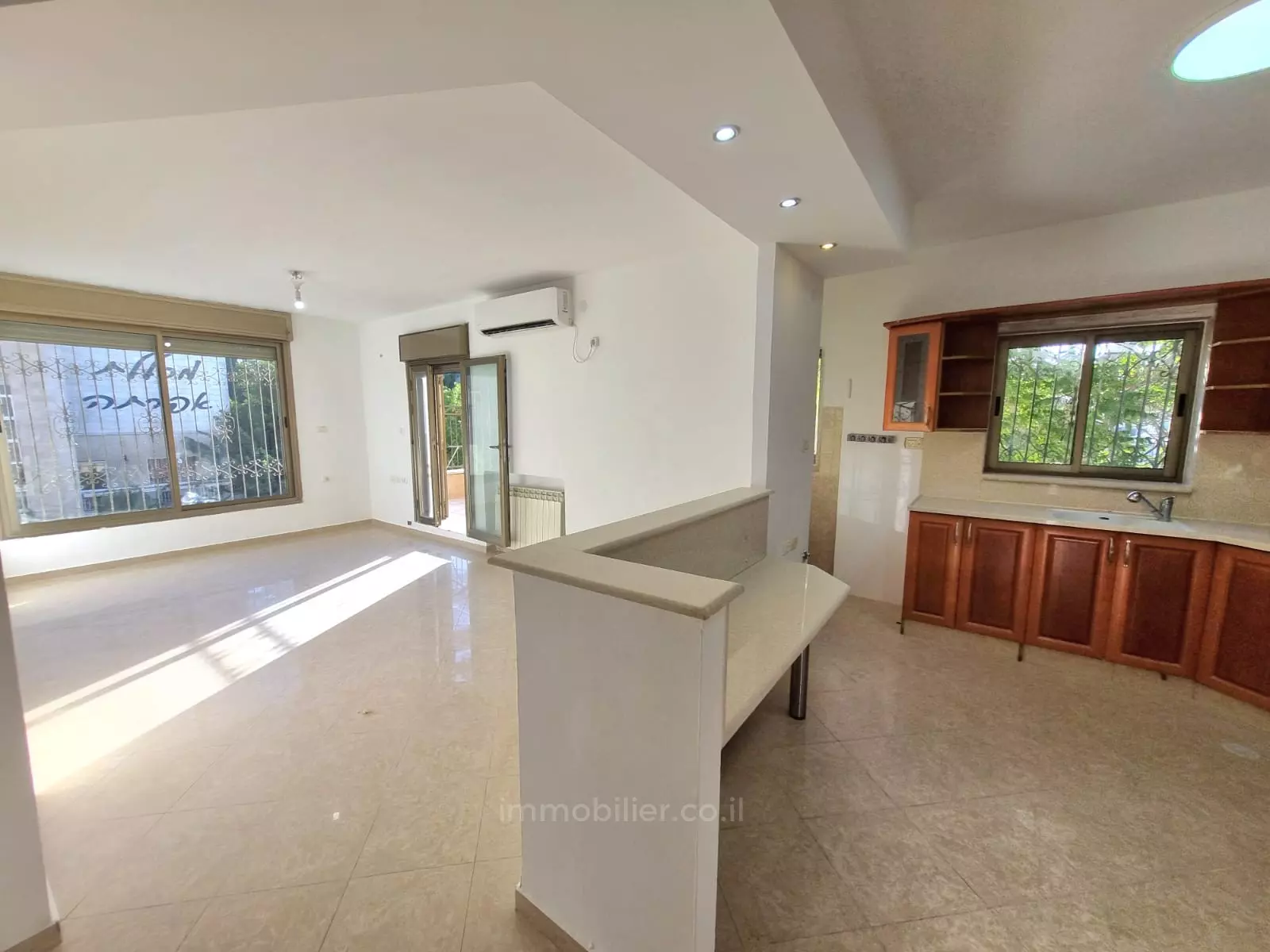 Apartment 4 Rooms Jerusalem Baka 424-IBL-347