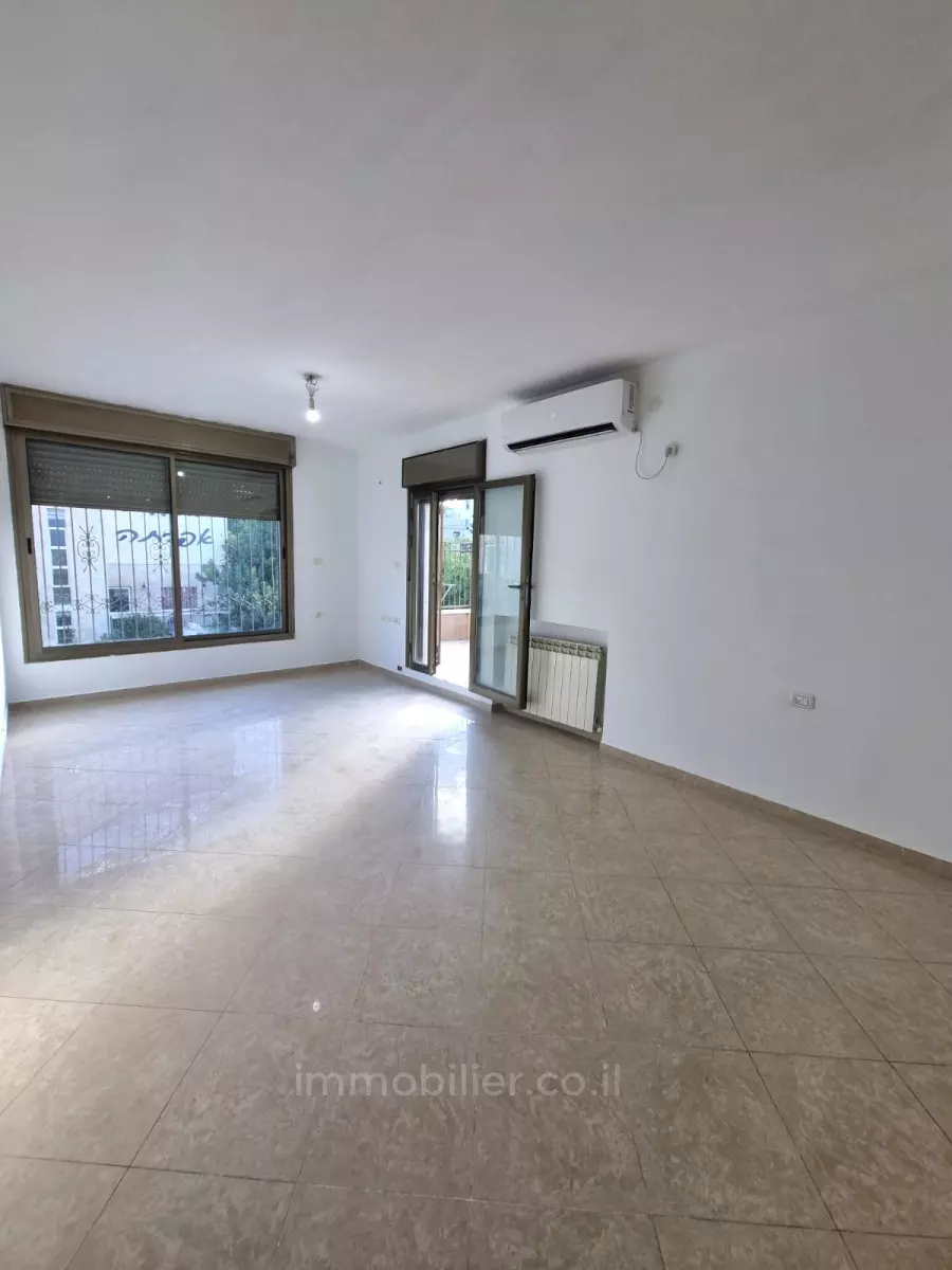 Apartment 4 Rooms Jerusalem Baka 424-IBL-347