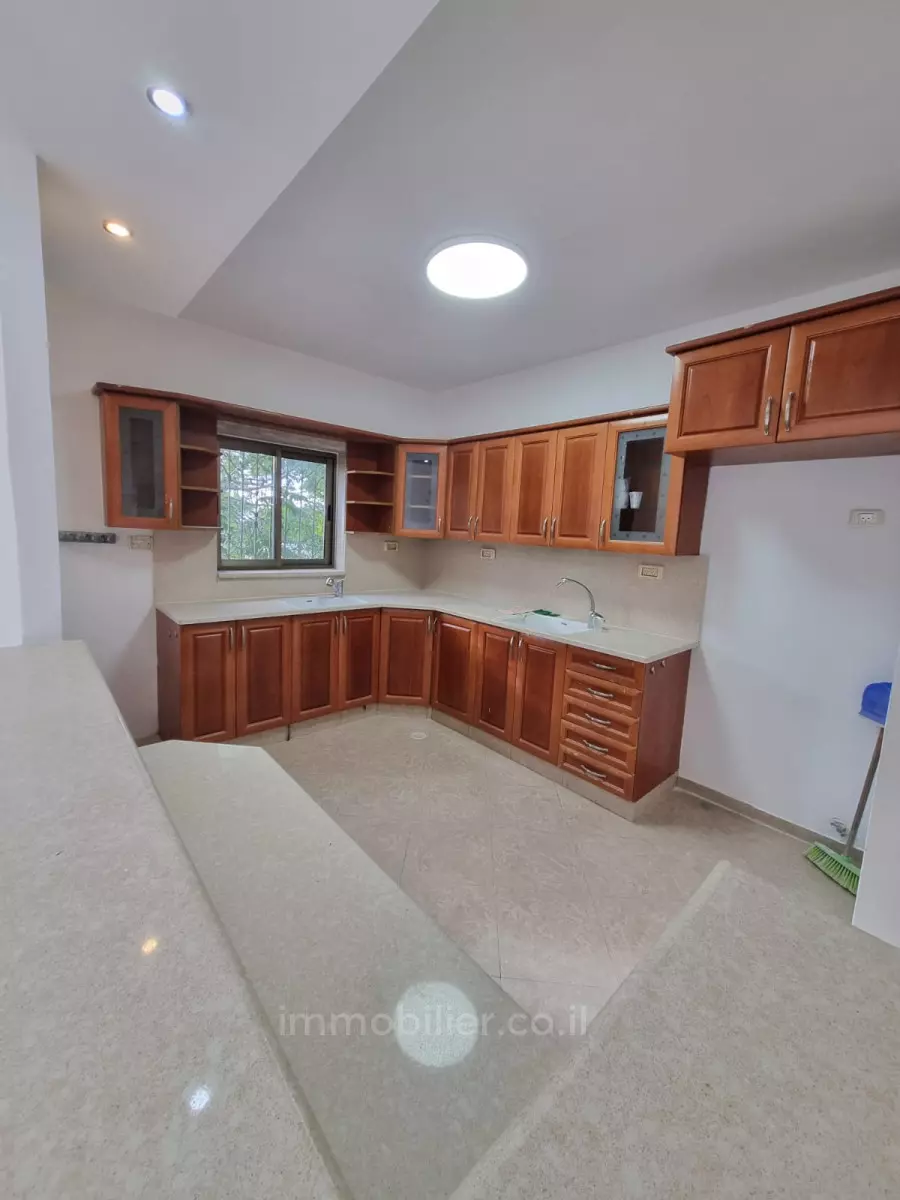 Apartment 4 Rooms Jerusalem Baka 424-IBL-347