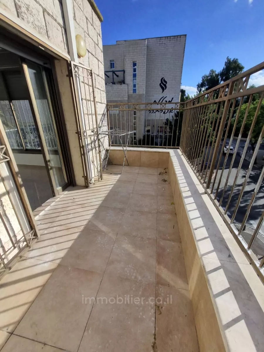 Apartment 4 Rooms Jerusalem Baka 424-IBL-347