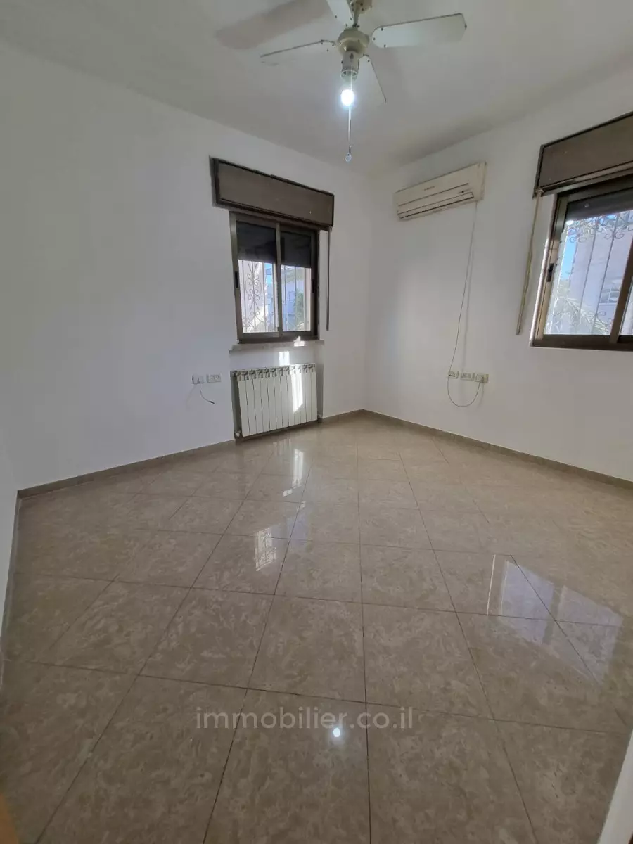 Apartment 4 Rooms Jerusalem Baka 424-IBL-347