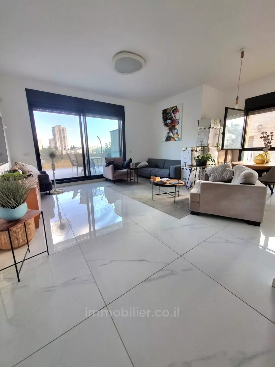 Penthouse 4 Rooms Jerusalem Ramat Denia 424-IBL-350