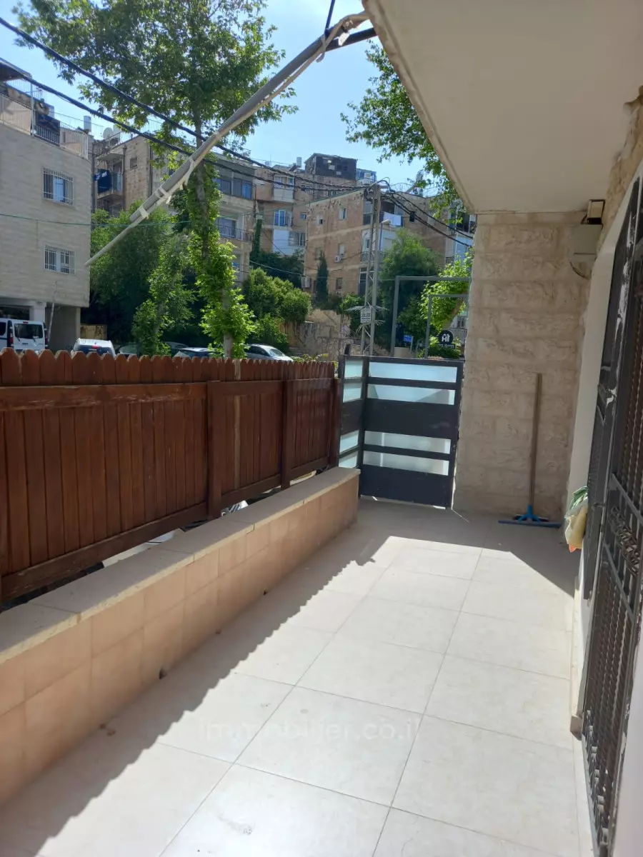 Apartment 3.5 rooms Jerusalem Beit Vagan 427-IBL-592