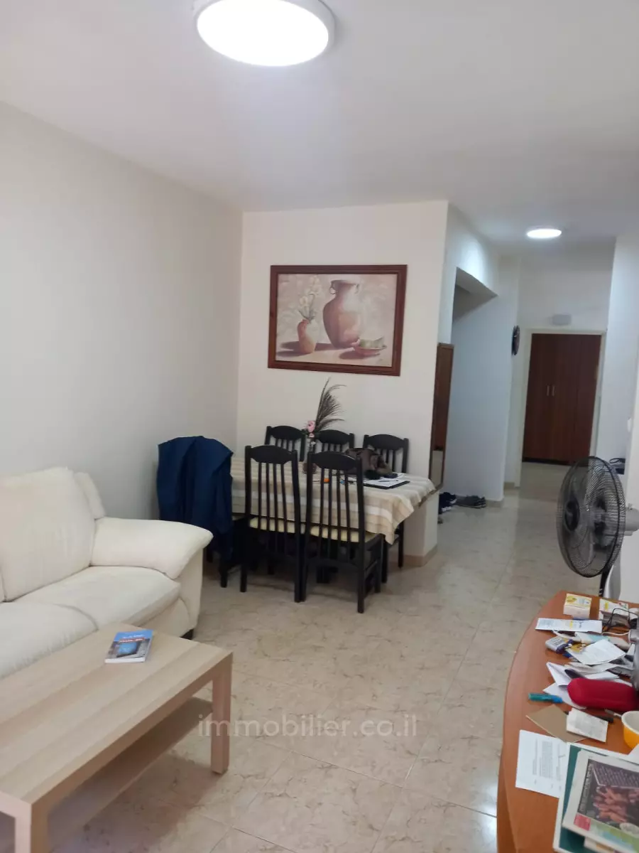 Apartment 3.5 rooms Jerusalem Beit Vagan 427-IBL-592