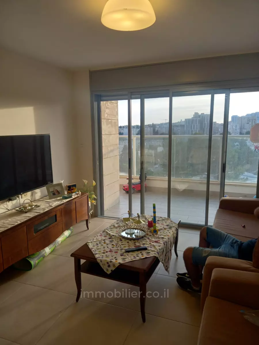 Apartment 3 rooms Jerusalem Ramat Sharet 427-IBL-593