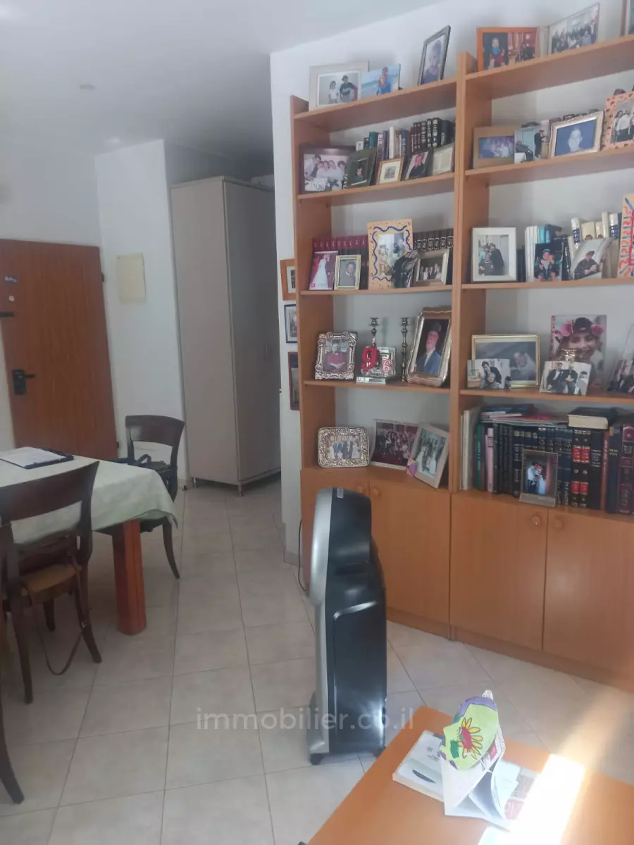 Apartment 3 rooms Jerusalem Beit Vagan 427-IBL-596