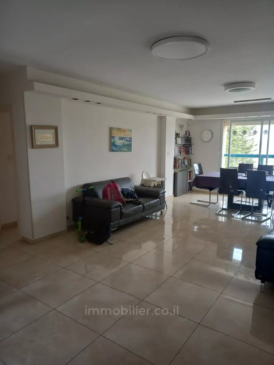 Apartment 4 rooms Jerusalem Ramat Sharet 427-IBL-603