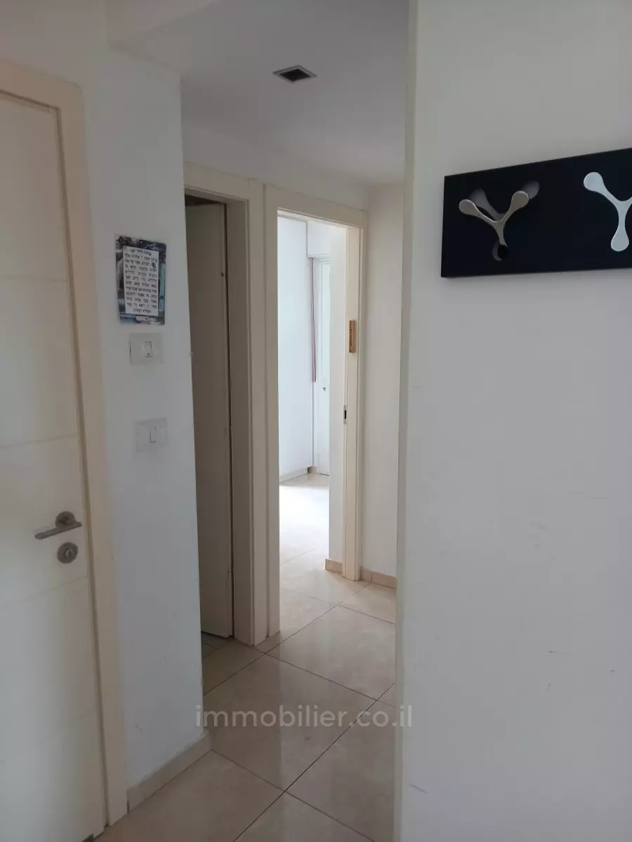 Apartment 4 rooms Jerusalem Ramat Sharet 427-IBL-603