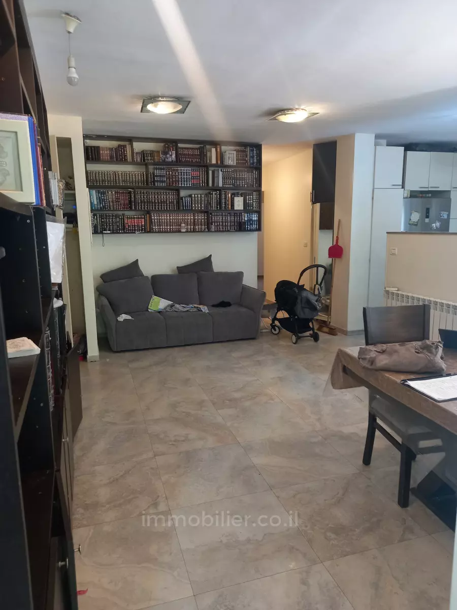 Apartment 5 rooms Jerusalem Beit Vagan 427-IBL-605