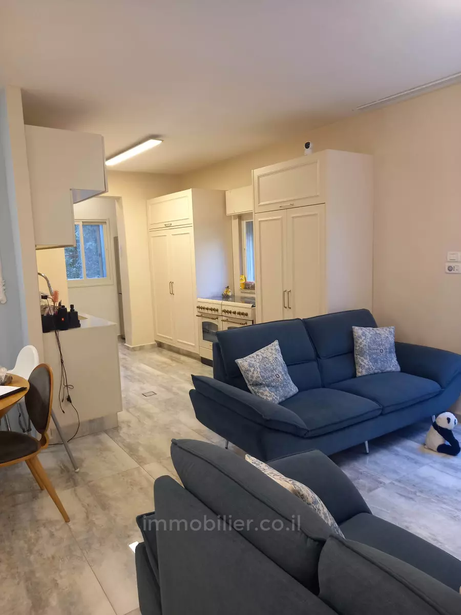 Apartment 3 Rooms Jerusalem Beit Vagan 427-IBL-637