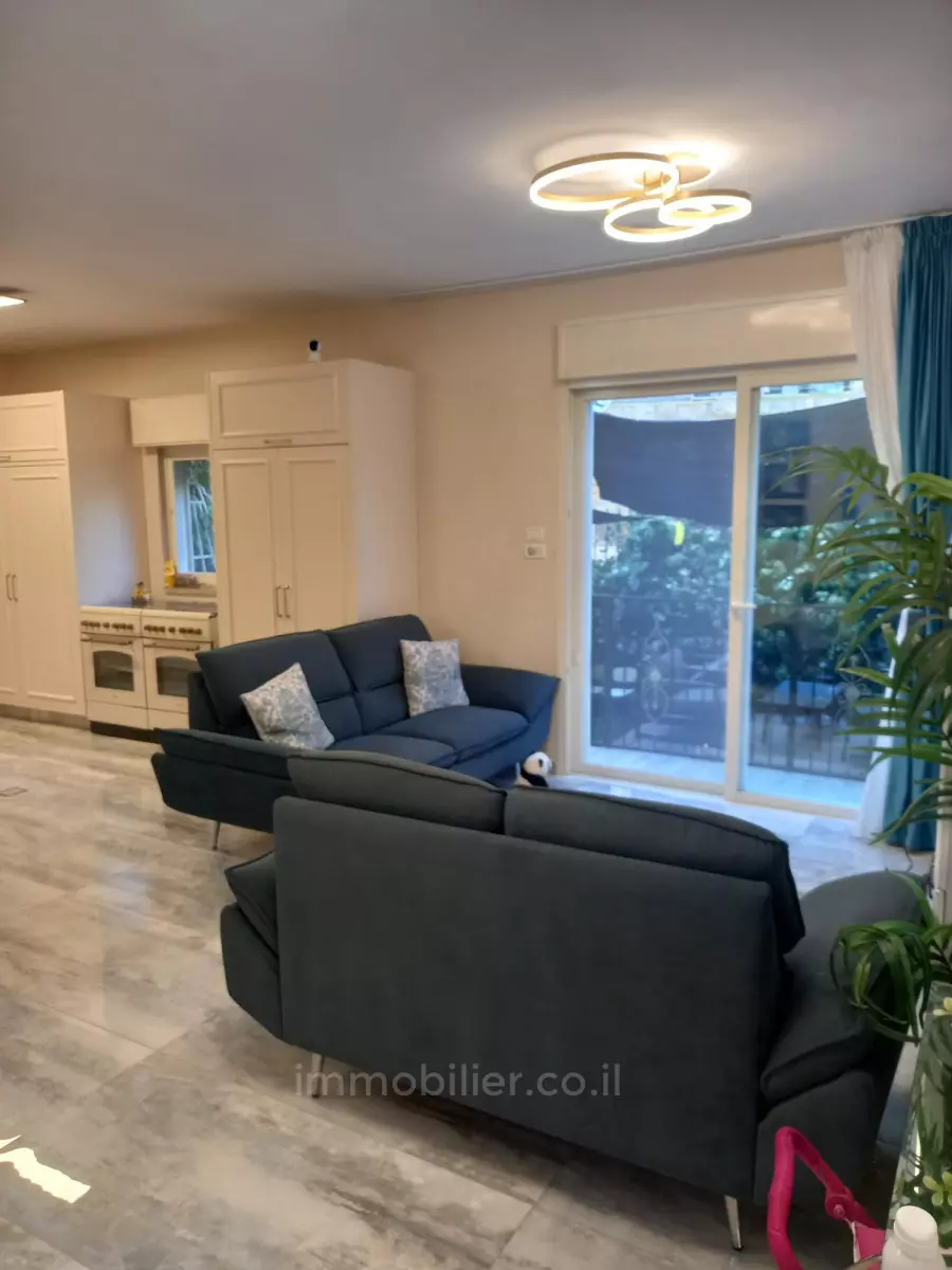 Apartment 3 Rooms Jerusalem Beit Vagan 427-IBL-637