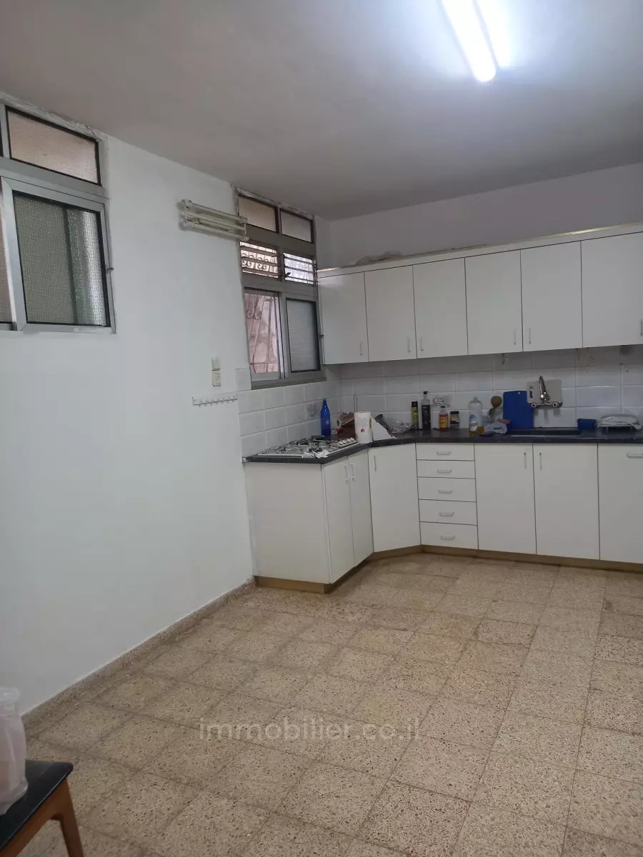 Apartment 3 rooms Jerusalem Beit Vagan 427-IBL-640