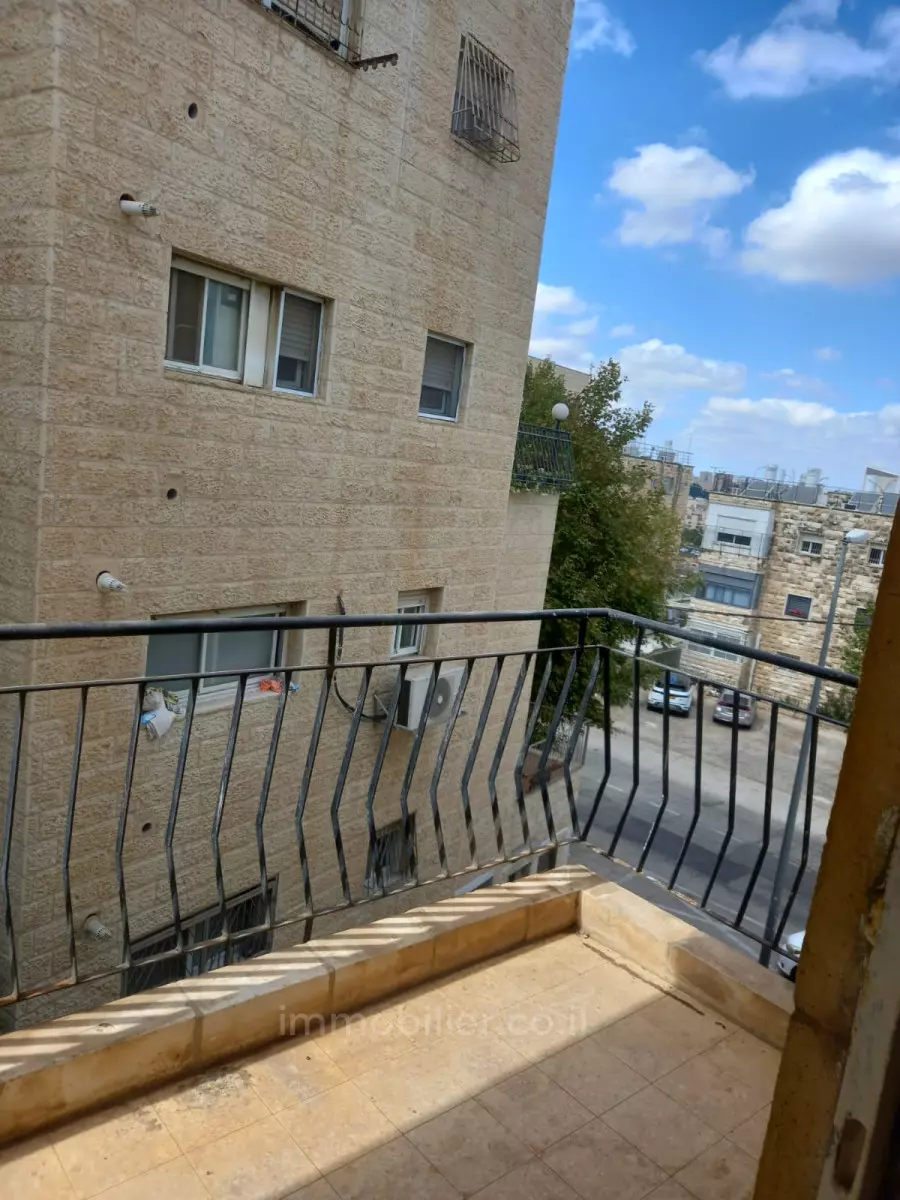 Apartment 5.5 Rooms Jerusalem Beit Vagan 427-IBL-646